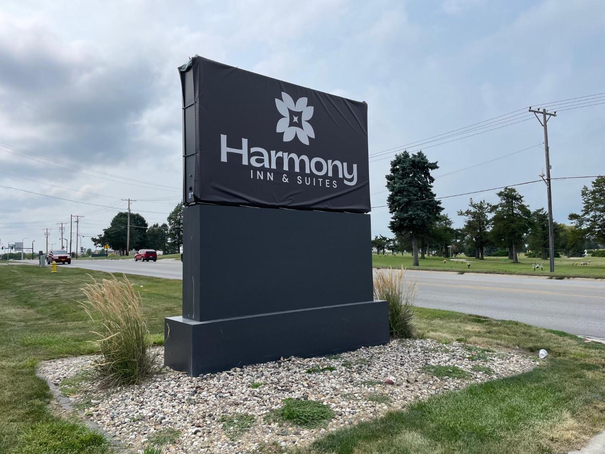 Harmony Inn & Suites Fort Dodge Εξωτερικό φωτογραφία