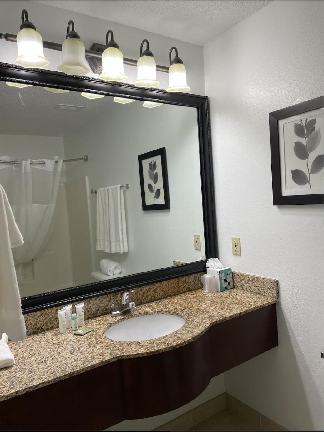 Harmony Inn & Suites Fort Dodge Εξωτερικό φωτογραφία