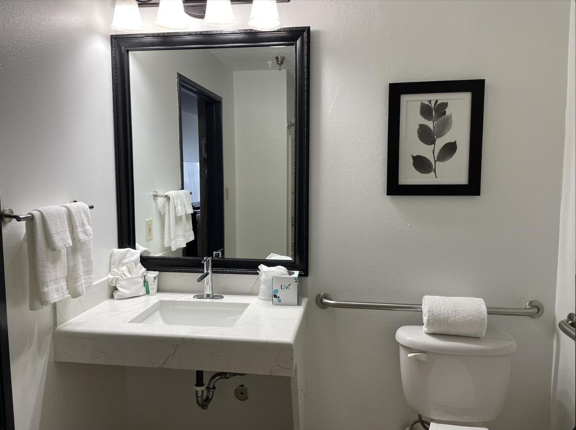 Harmony Inn & Suites Fort Dodge Εξωτερικό φωτογραφία